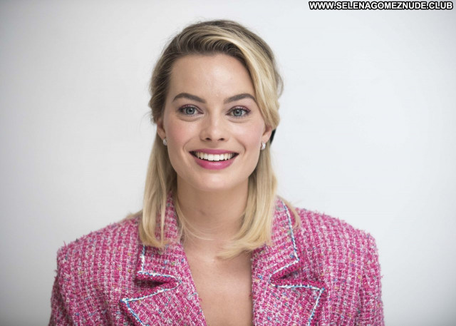 Margot Robbie No Source Celebrity Posing Hot Beautiful Babe Sexy