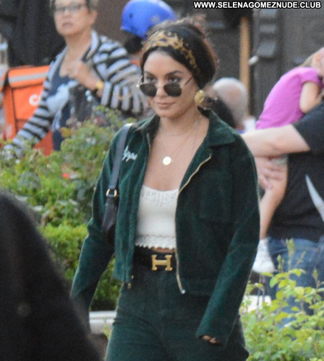 Vanessa Hudgens No Source Beautiful Celebrity Posing Hot Babe Sexy