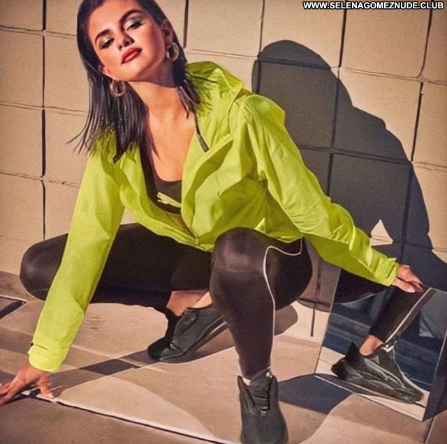 Selena Gomez No Source Posing Hot Celebrity Babe Beautiful Sexy