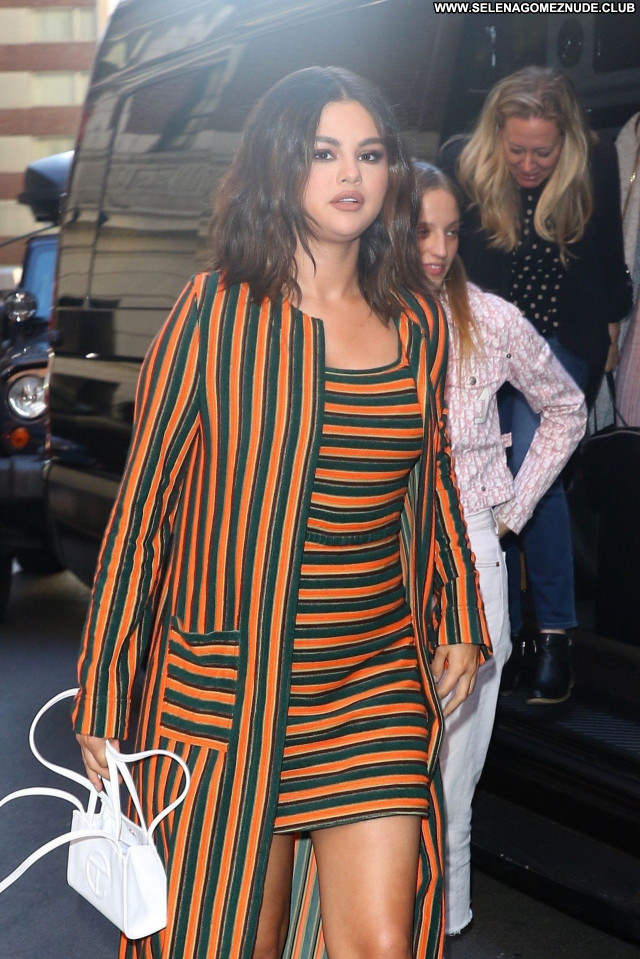 Selena Gomez No Source  Beautiful Posing Hot Sexy Celebrity Babe