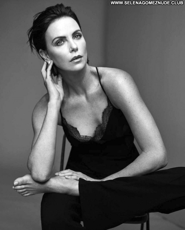 Charlize Theron No Source Babe Beautiful Posing Hot Celebrity Sexy