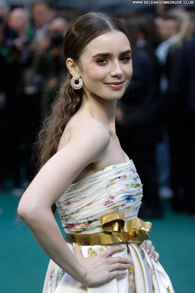 Lily Collins No Source Beautiful Sexy Posing Hot Babe Celebrity