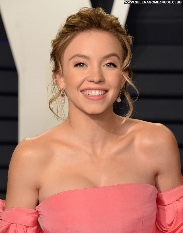 Sydney Sweeney No Source Posing Hot Sexy Celebrity Babe Beautiful