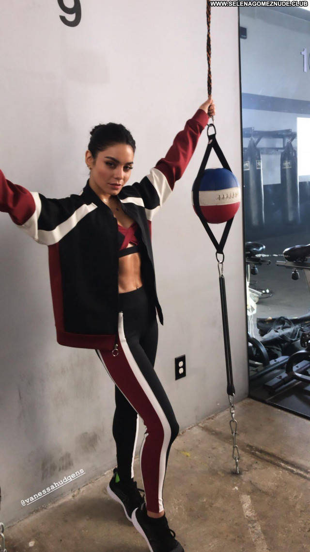 Vanessa Hudgens No Source Babe Celebrity Sexy Beautiful Posing Hot