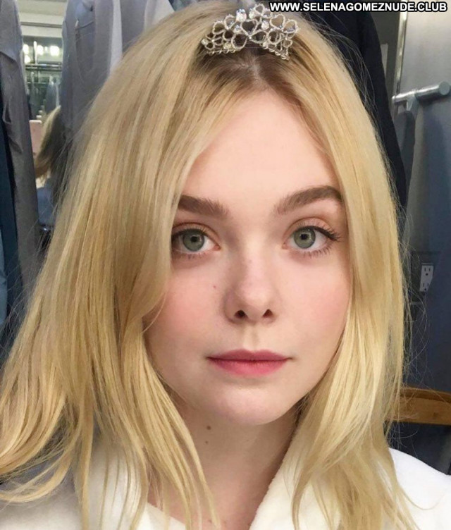 Elle Fanning No Source Posing Hot Babe Sexy Beautiful Celebrity