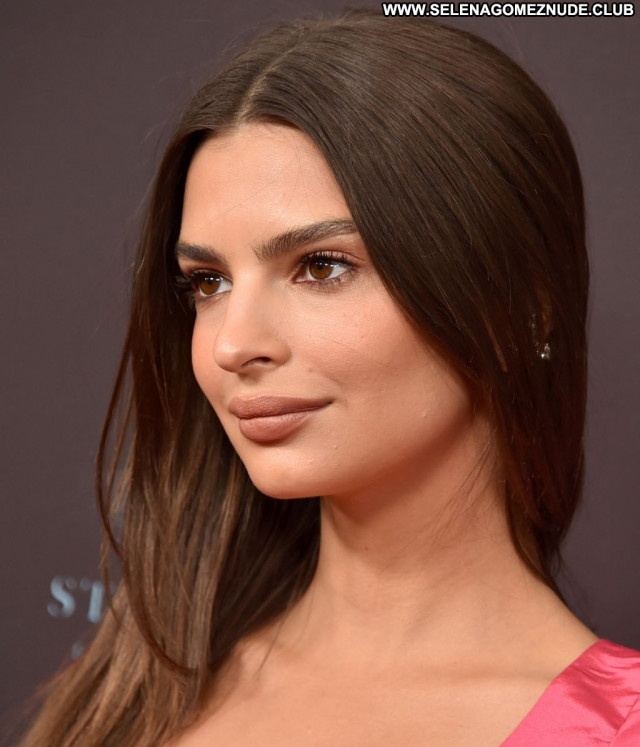 Emily Ratajkowski No Source Celebrity Posing Hot Sexy Babe Beautiful