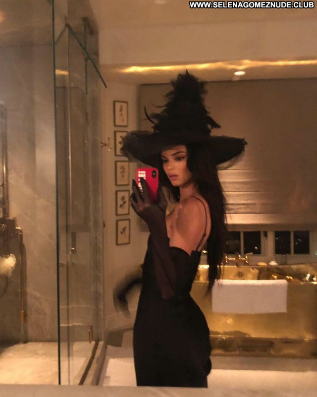 Kendall Jenner No Source  Sexy Babe Posing Hot Celebrity Beautiful