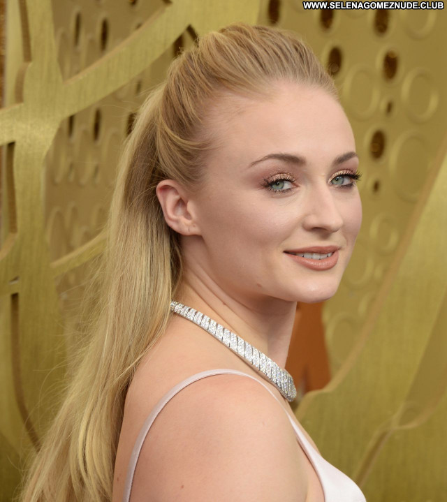 Sophie Turner No Source Babe Sexy Posing Hot Celebrity Beautiful