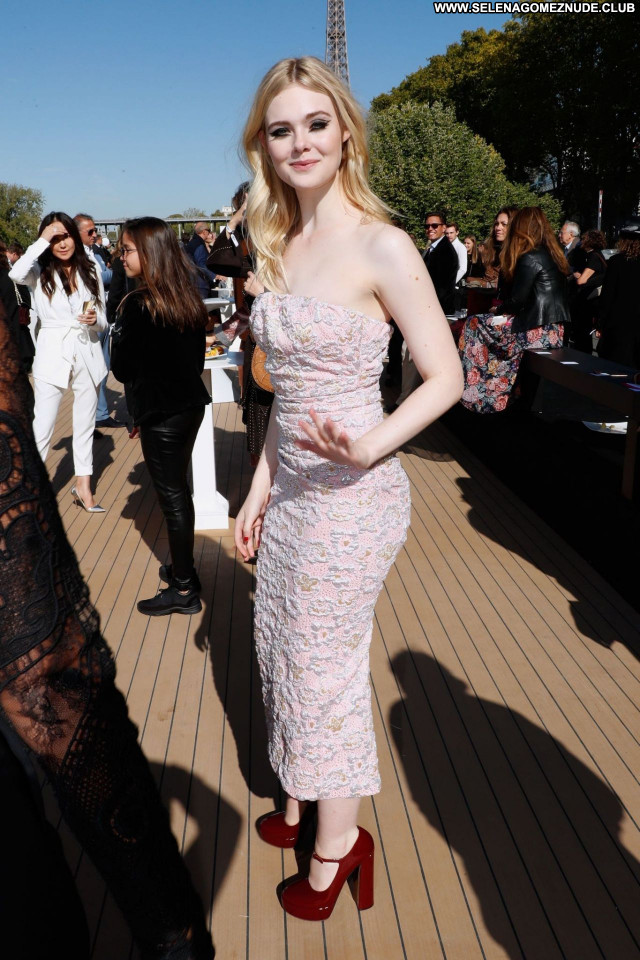 Elle Fanning No Source Celebrity Babe Posing Hot Sexy Beautiful