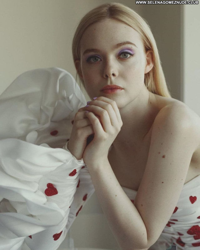 Elle Fanning No Source Celebrity Posing Hot Beautiful Sexy Babe