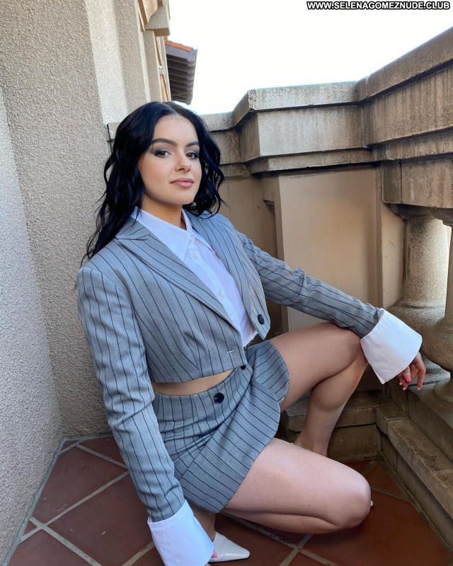 Ariel Winter No Source Sexy Beautiful Babe Celebrity Posing Hot