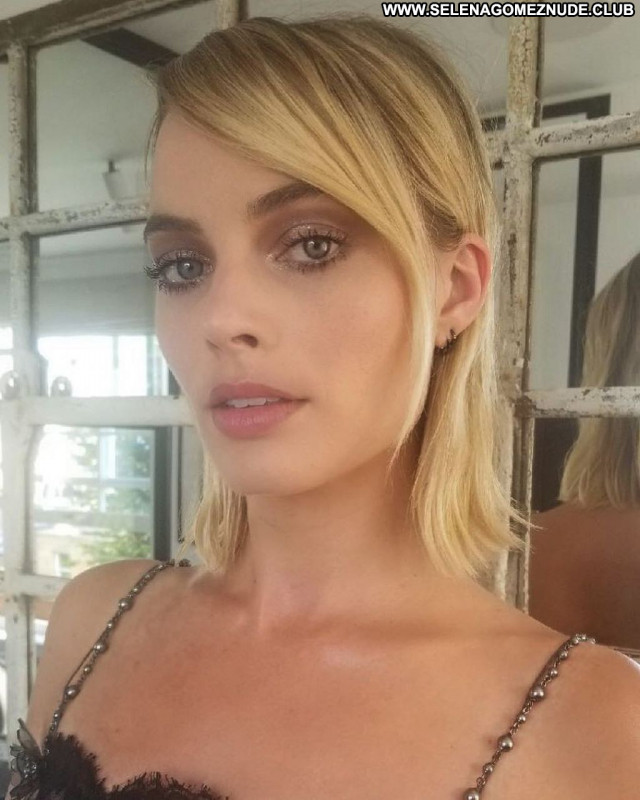 Margot Robbie No Source Celebrity Sexy Beautiful Babe Posing Hot