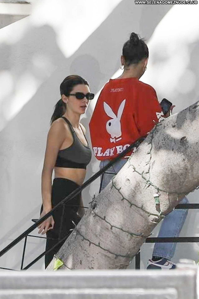 Kendall Jenner Los Angeles Posing Hot Paparazzi Beautiful Babe