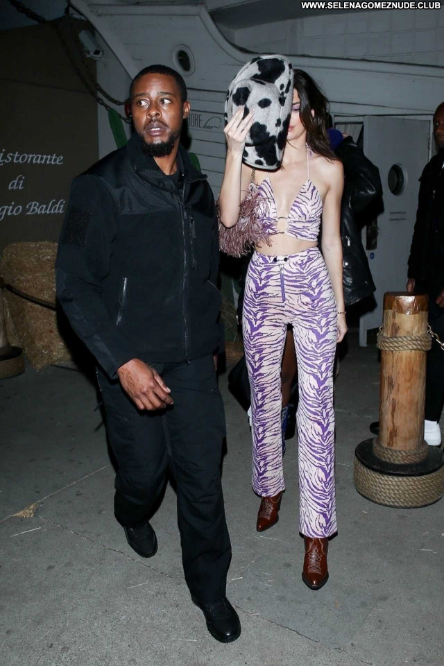 Kendall Jenner No Source Paparazzi Beautiful Babe Celebrity Posing Hot