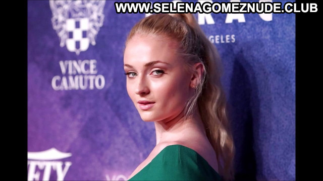 Sophie Turner No Source Posing Hot Babe Celebrity Beautiful